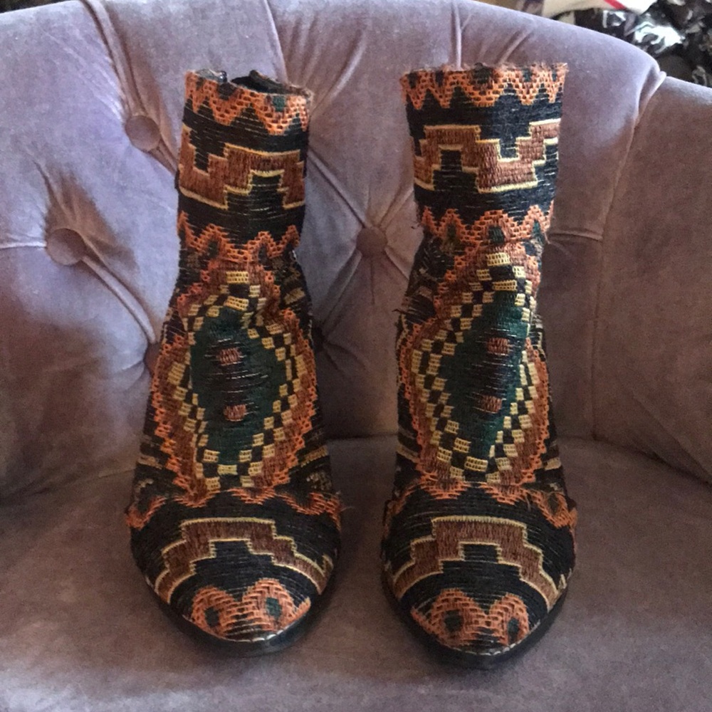 Kelsi Dagger Anthro Aztec Boots